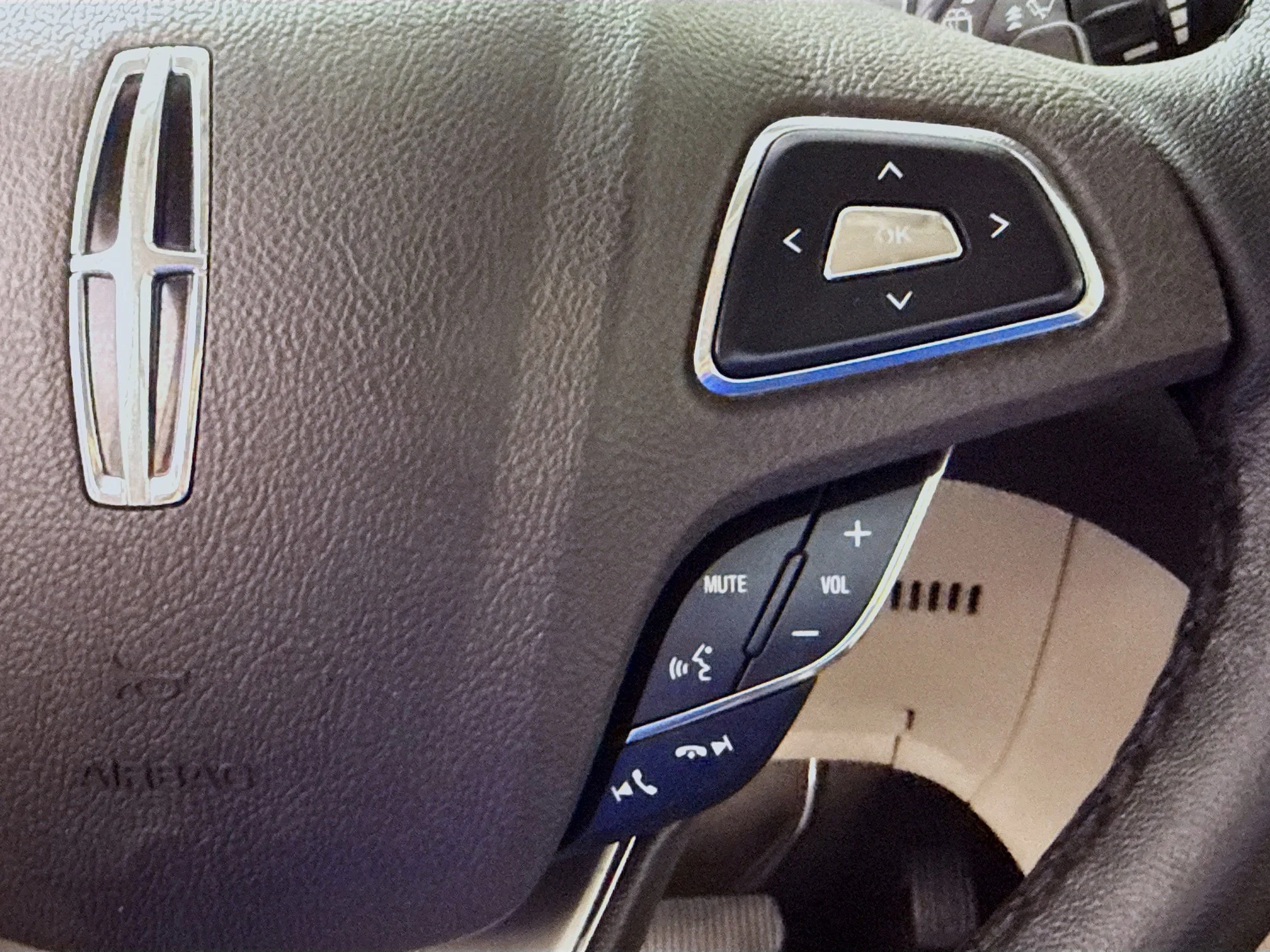 Used 2019 Iced Mocha Metallic Lincoln Standard image 11