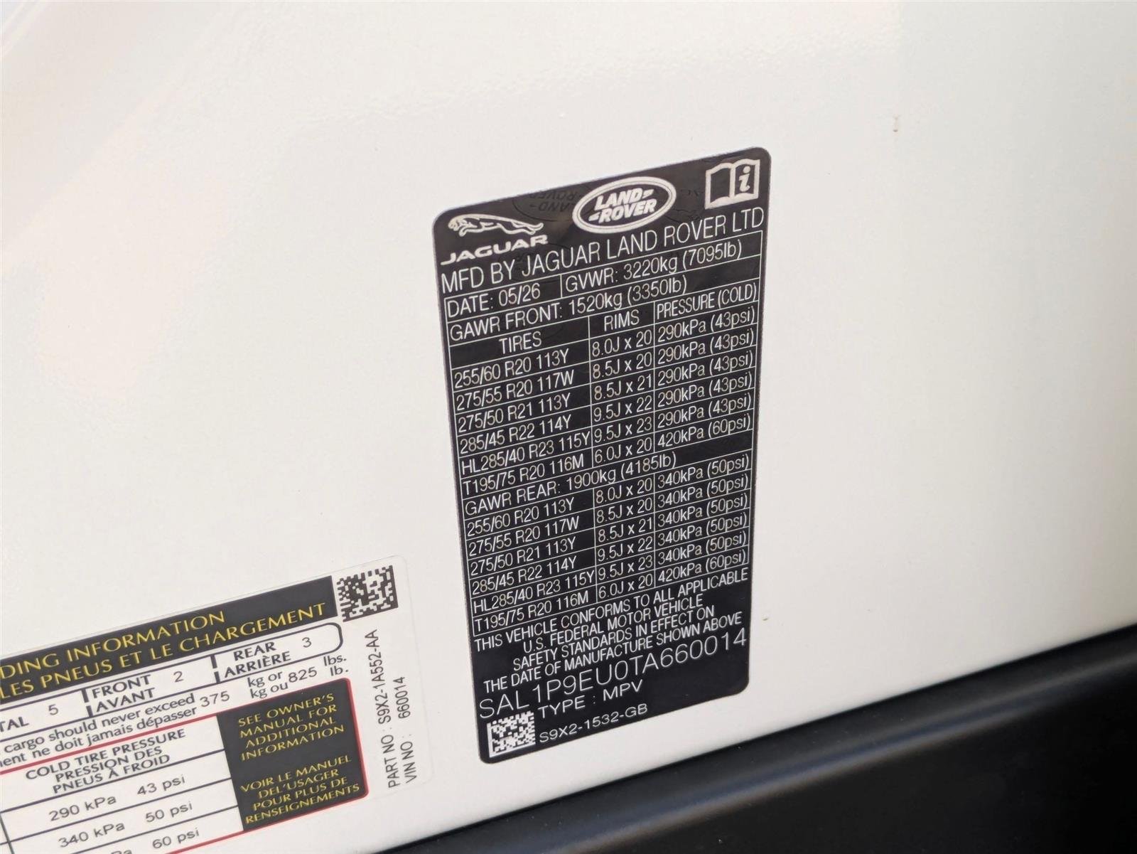 New 2026 Fuji White Land Rover SE image 38