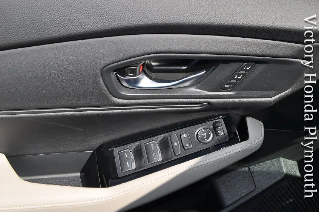 New 2026 Urban Gray Pearl Honda Touring image 10