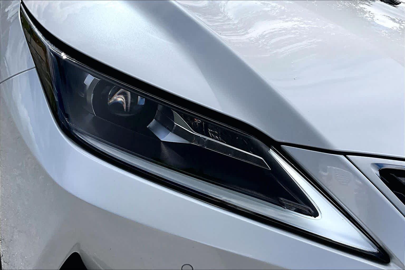 Used 2022 Eminent White Pearl Lexus  image 28