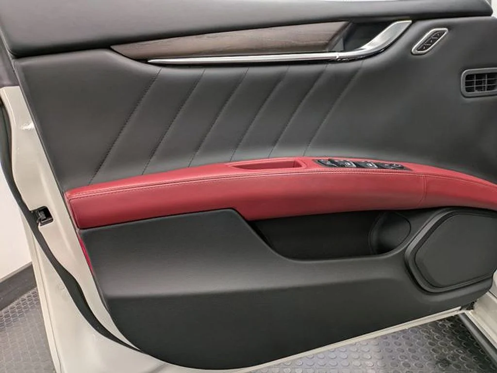 Used 2019  Maserati  image 8