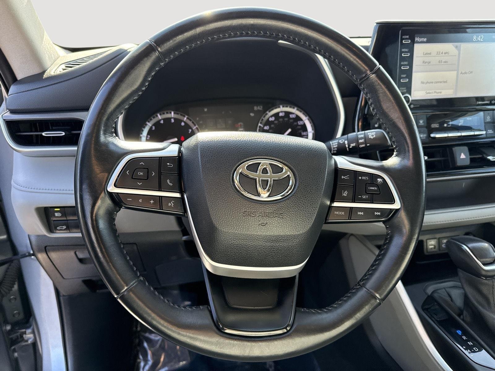 Used 2022 Moon Dust Toyota XLE image 22