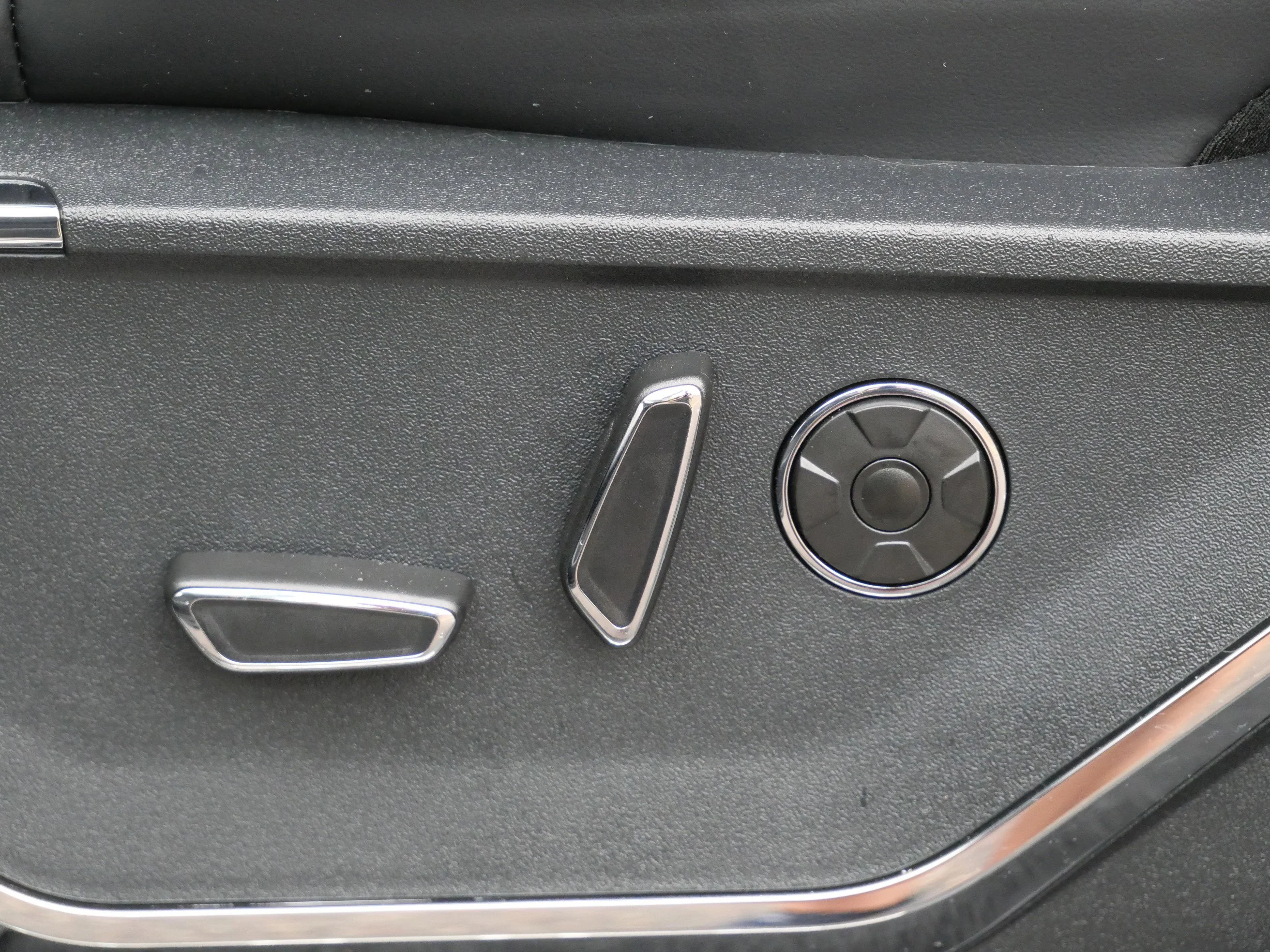 New 2026 Agate Black Metallic Ford Platinum® image 12