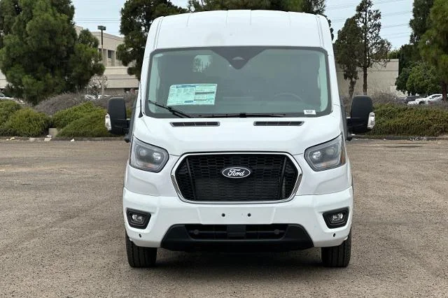 New 2026 Oxford White Ford Passenger Van XLT image 30