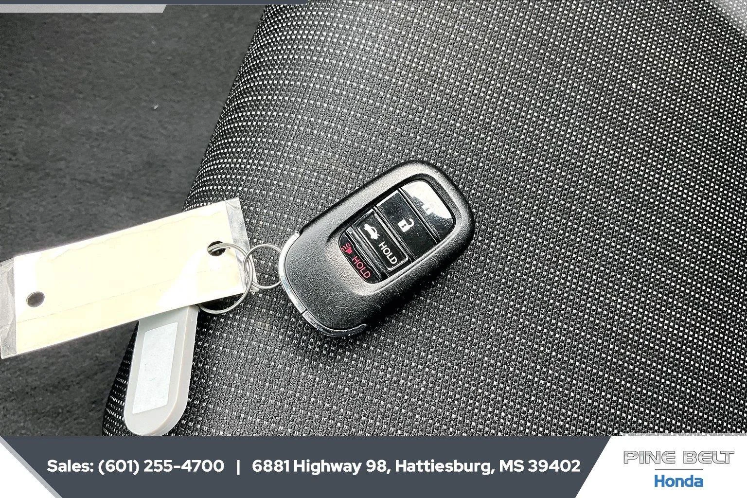 Used 2025 Meteorite Gray Metallic Honda LX image 9