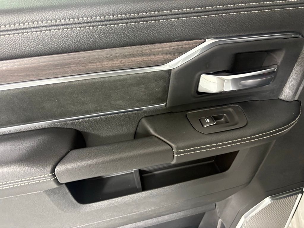 New 2026 Bright White Clear-Coat Exterior Paint RAM Laramie image 36