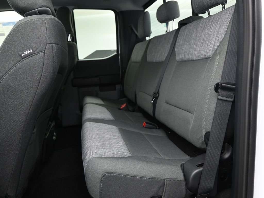 New 2026 Oxford White Ford XLT image 16