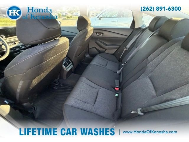 Certified Used 2025 Platinum White Pearl Honda SE image 8