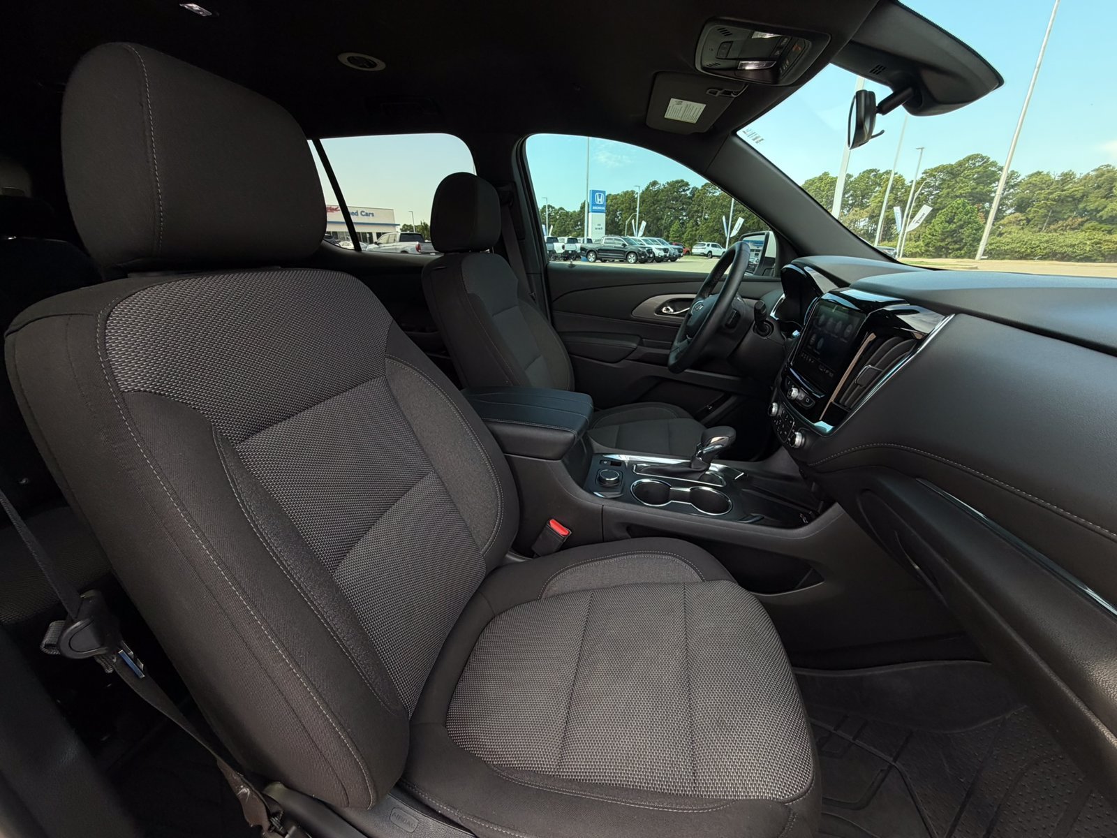 Used 2023 Iridescent Pearl Tricoat Chevrolet LT image 13