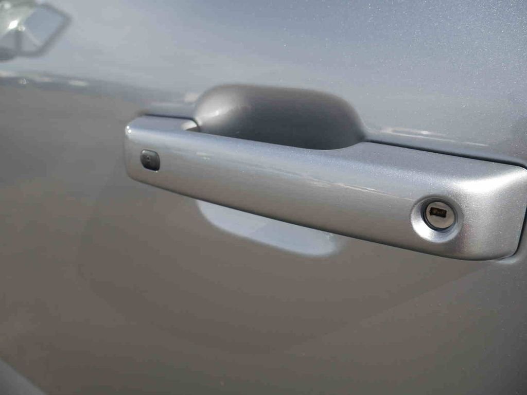 Used 2025 Silver Ford Tremor image 13