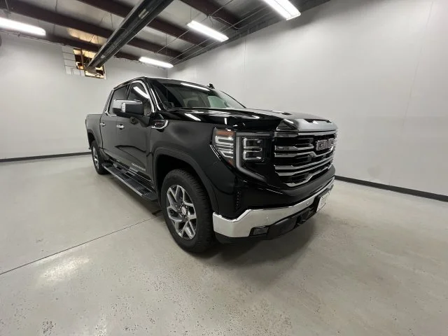 New 2026 Onyx Black GMC SLT image 2