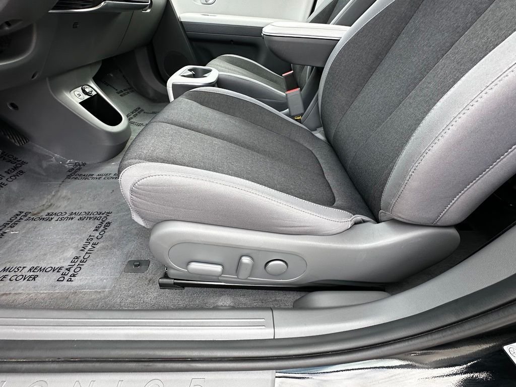 Used 2024 Black Hyundai SEL image 21