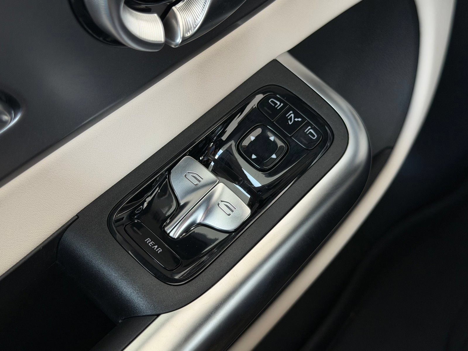 New 2027 Polar White Mercedes-Benz CLA 350 image 36