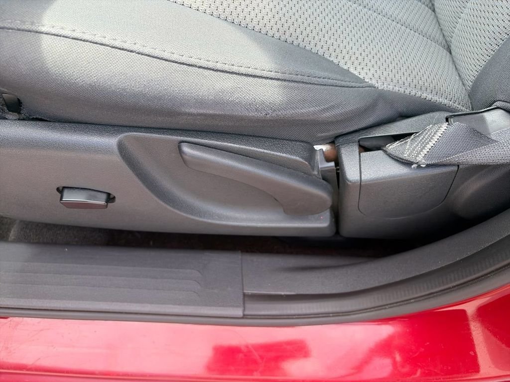 Used 2010 Red Dodge SXT image 15