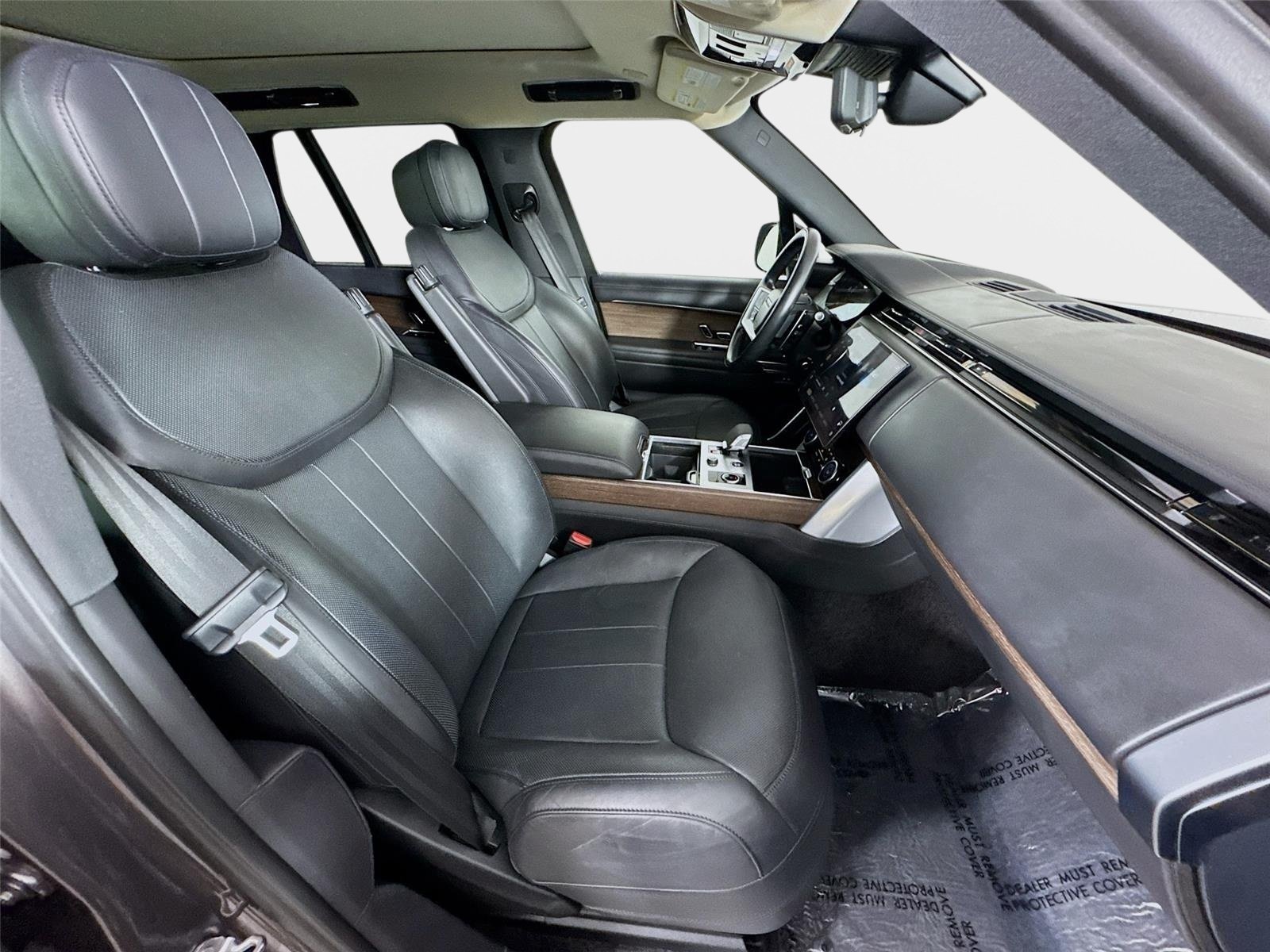 Used 2023 Charente Gray Premium Metallic Land Rover SE image 30
