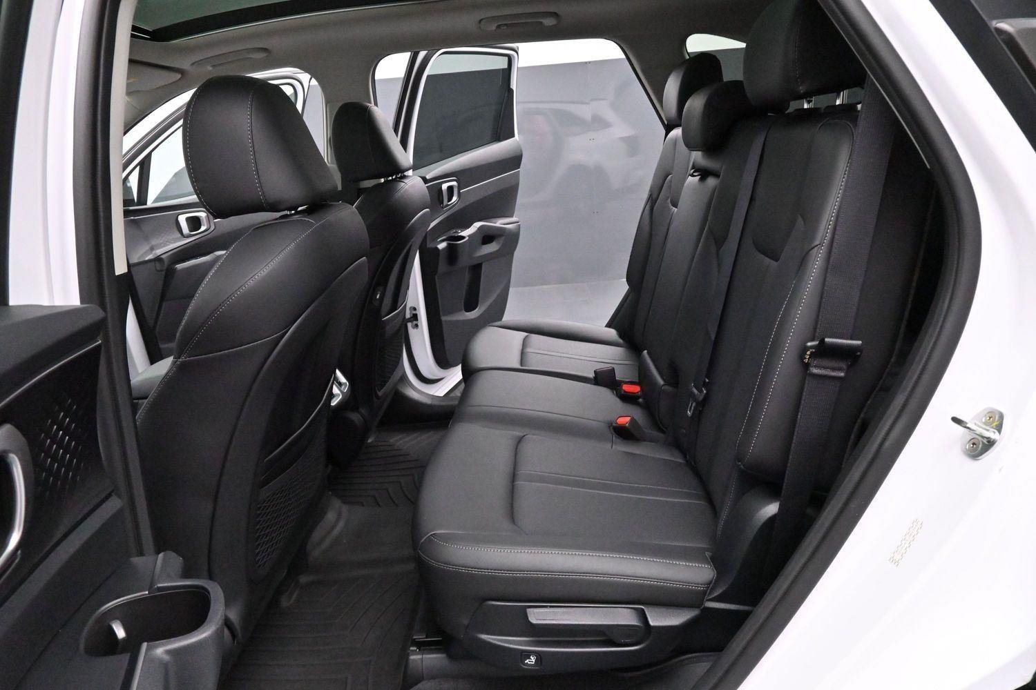 Used 2022 Glacial White Pearl Kia S image 32