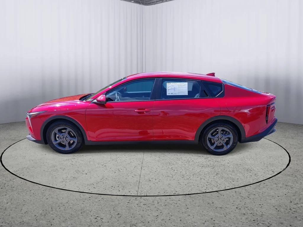 Used 2025 Red Kia LXS image 6