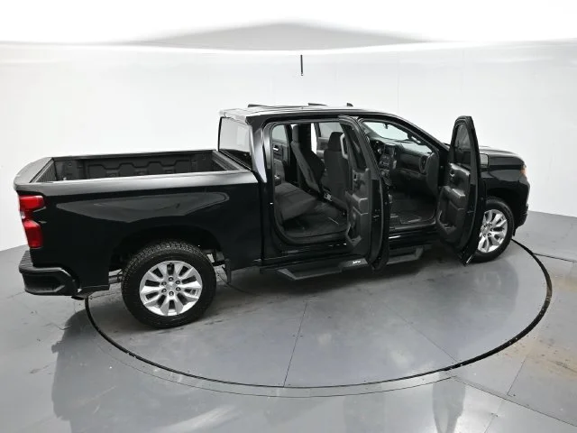 Used 2023 BLACK Chevrolet Custom image 43