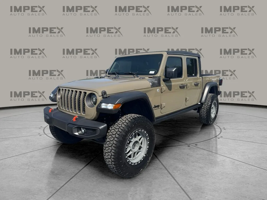 Used 2020 Green Jeep Sport image 1