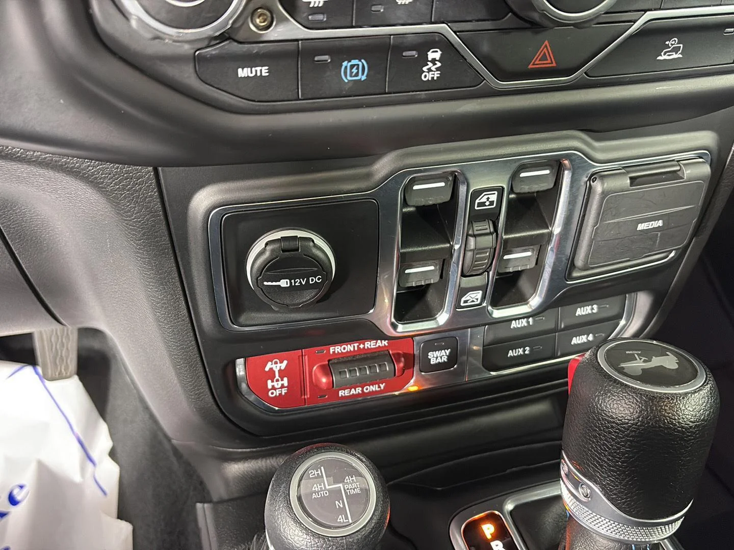 Used 2023 Sting-Gray Clearcoat Jeep Rubicon image 41