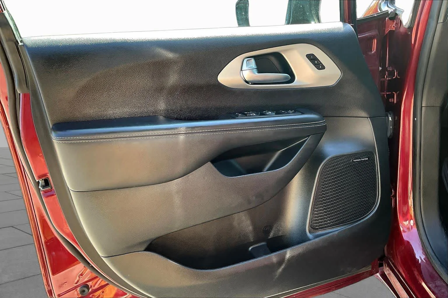 Used 2023 Velvet Red Pearlcoat Chrysler Limited image 22
