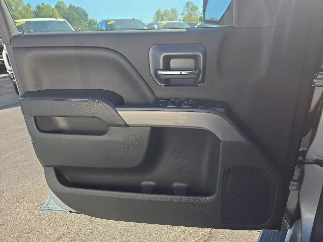 Used 2018 Silver Chevrolet LT image 28