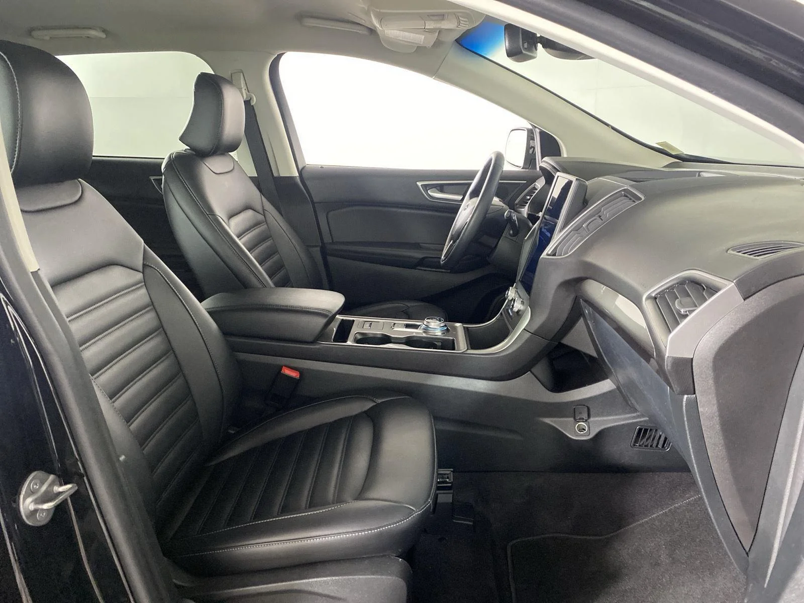 Used 2024 Agate Black Ford SEL image 29