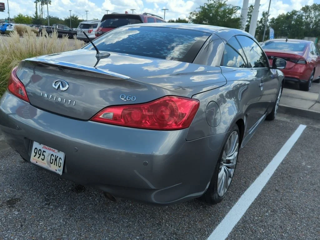 Used 2015 Graphite Shadow INFINITI Base image 3