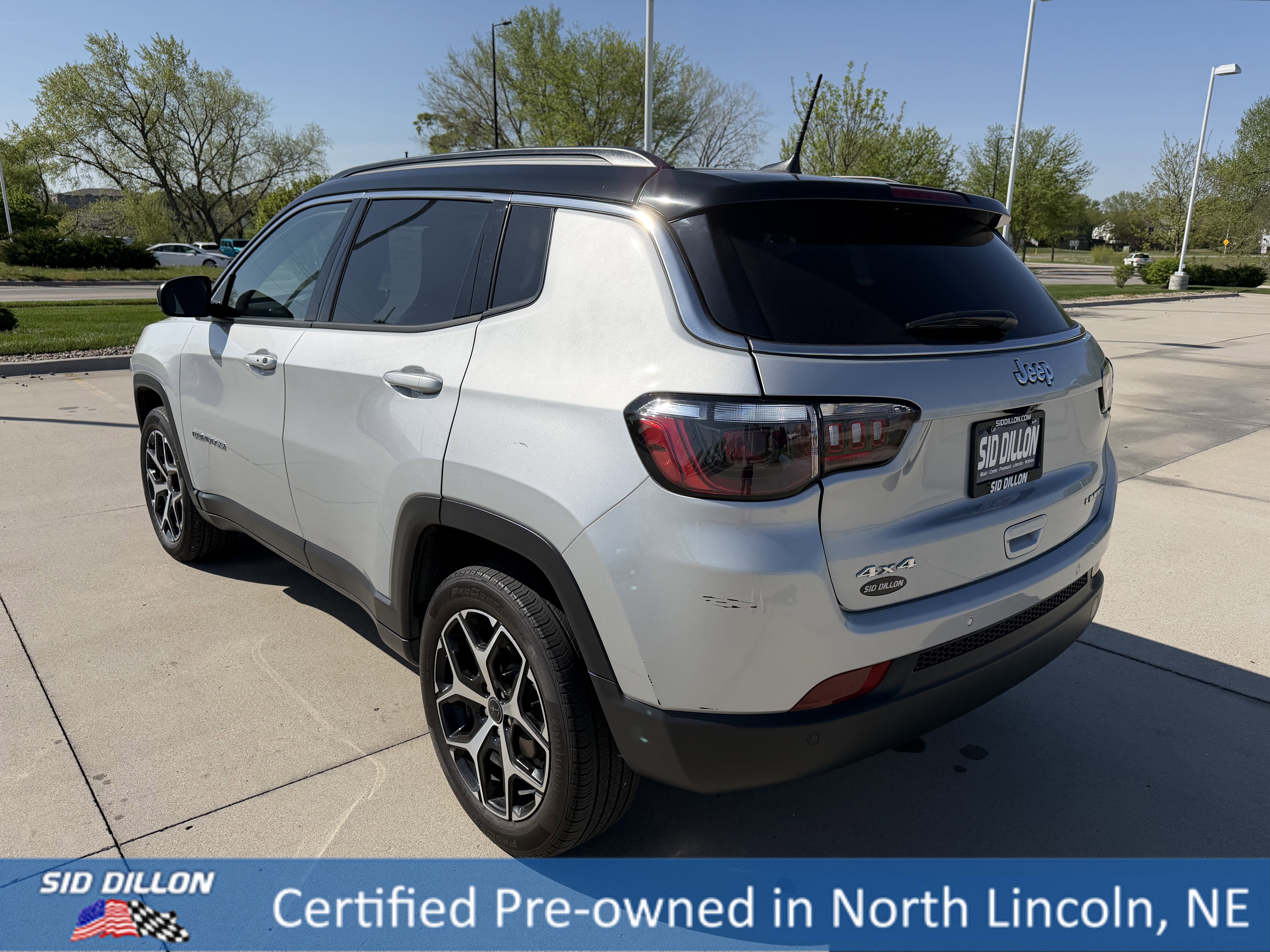 Used 2025 Silver Zynith Metallic Clearcoat Jeep Limited image 7