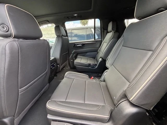 2026 Chevrolet Suburban Premier - Photo 18