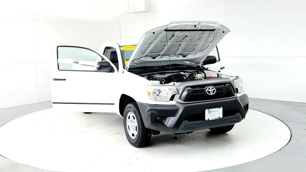 Used 2014 White Toyota Base image 9