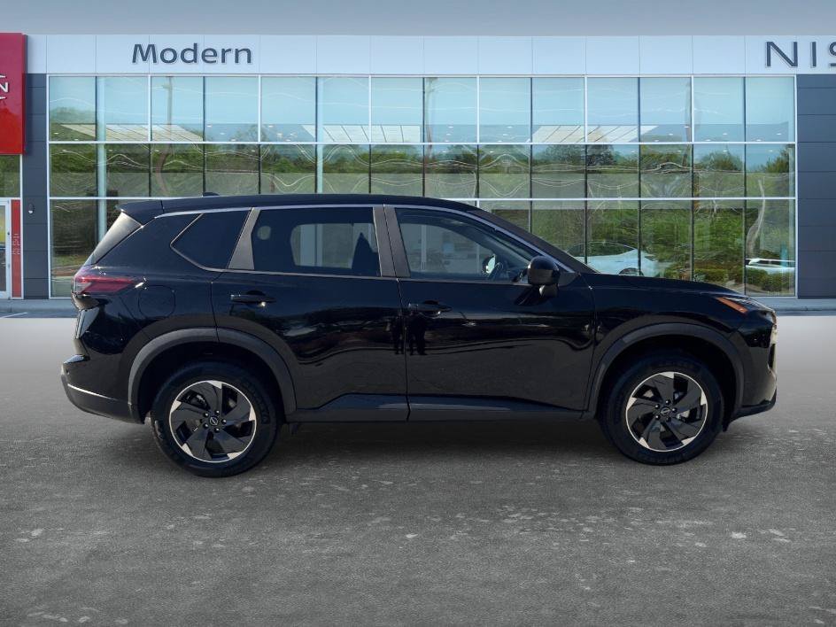 Certified Used 2025 Super Black Nissan SV image 4
