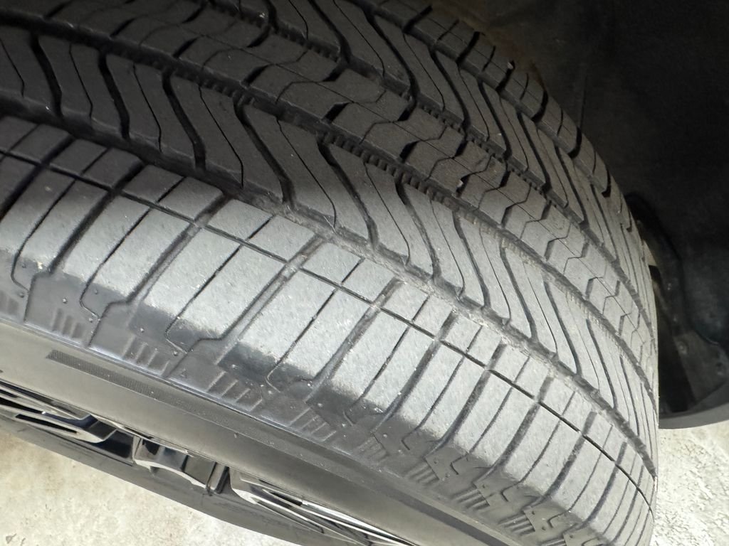 Used 2024 Silver GMC Elevation image 32