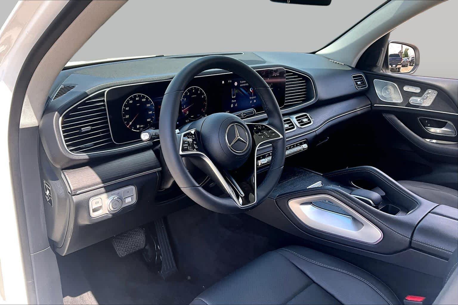 Used 2024 White Mercedes-Benz 4MATIC® image 18