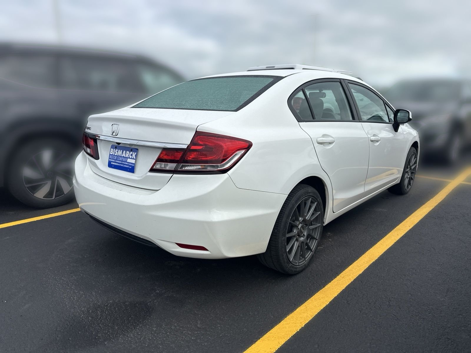 Used 2013 White Honda LX image 3