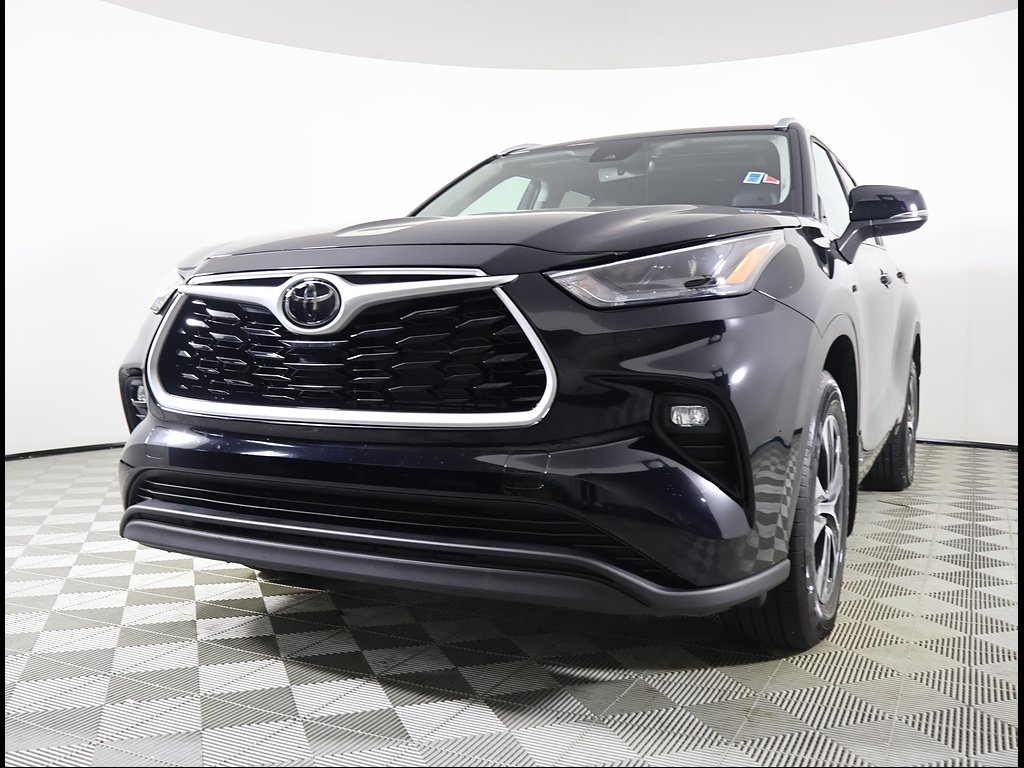 Certified Used 2026 Midnight Black Metallic Toyota XLE image 2