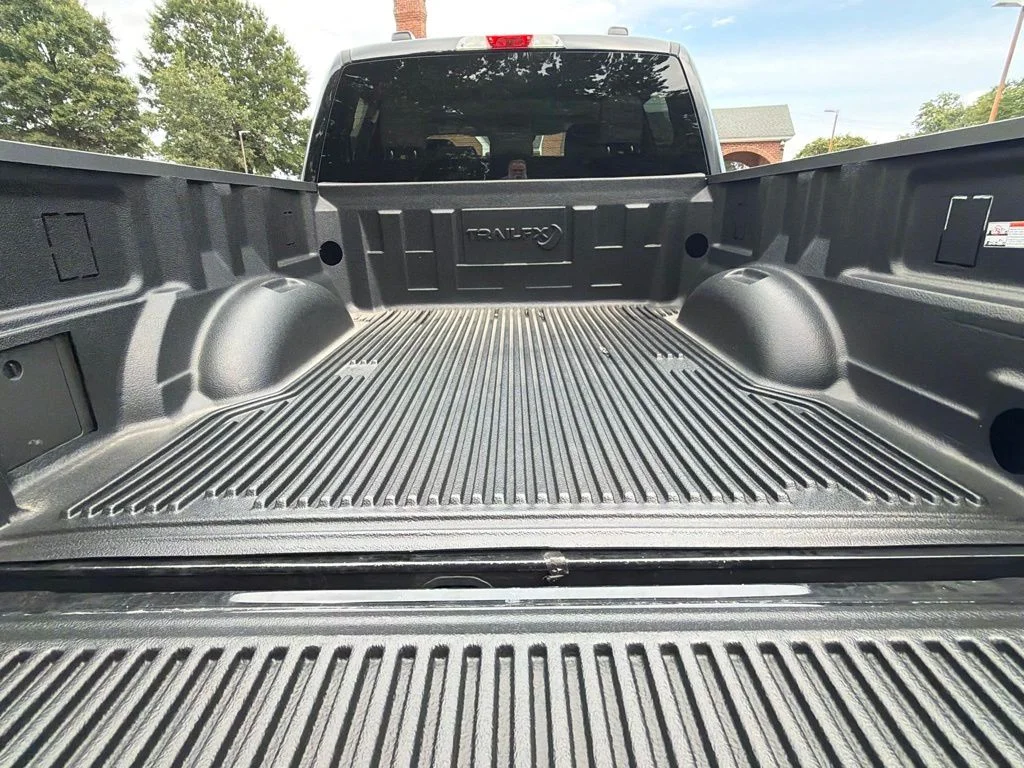 Used 2025 Black Ford XLT image 9