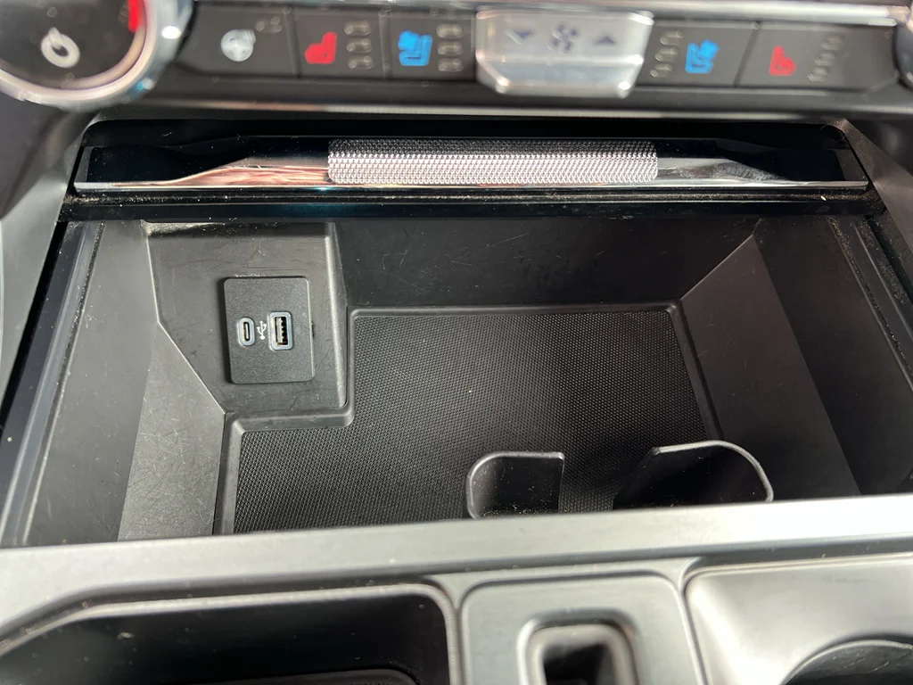 Used 2021 Gray Metallic Ford LARIAT image 23