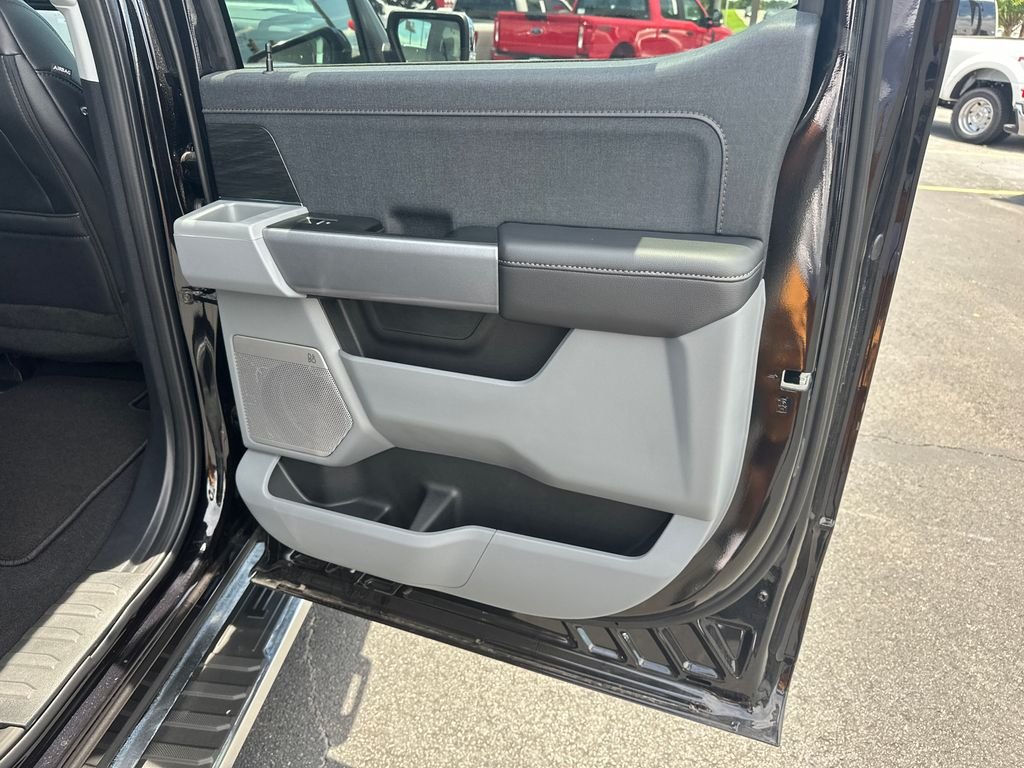 New 2025 Black Ford Lariat image 16