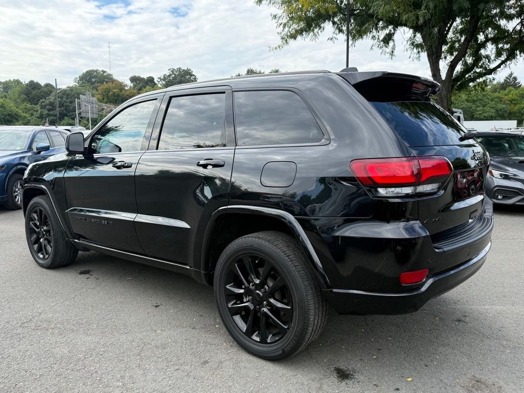 Used 2022 Black Jeep Laredo X image 10