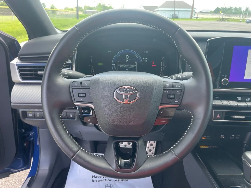 2025 Toyota Camry SE - Photo 29