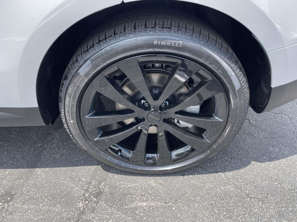 New 2026 Borasco Grey Land Rover SE image 9