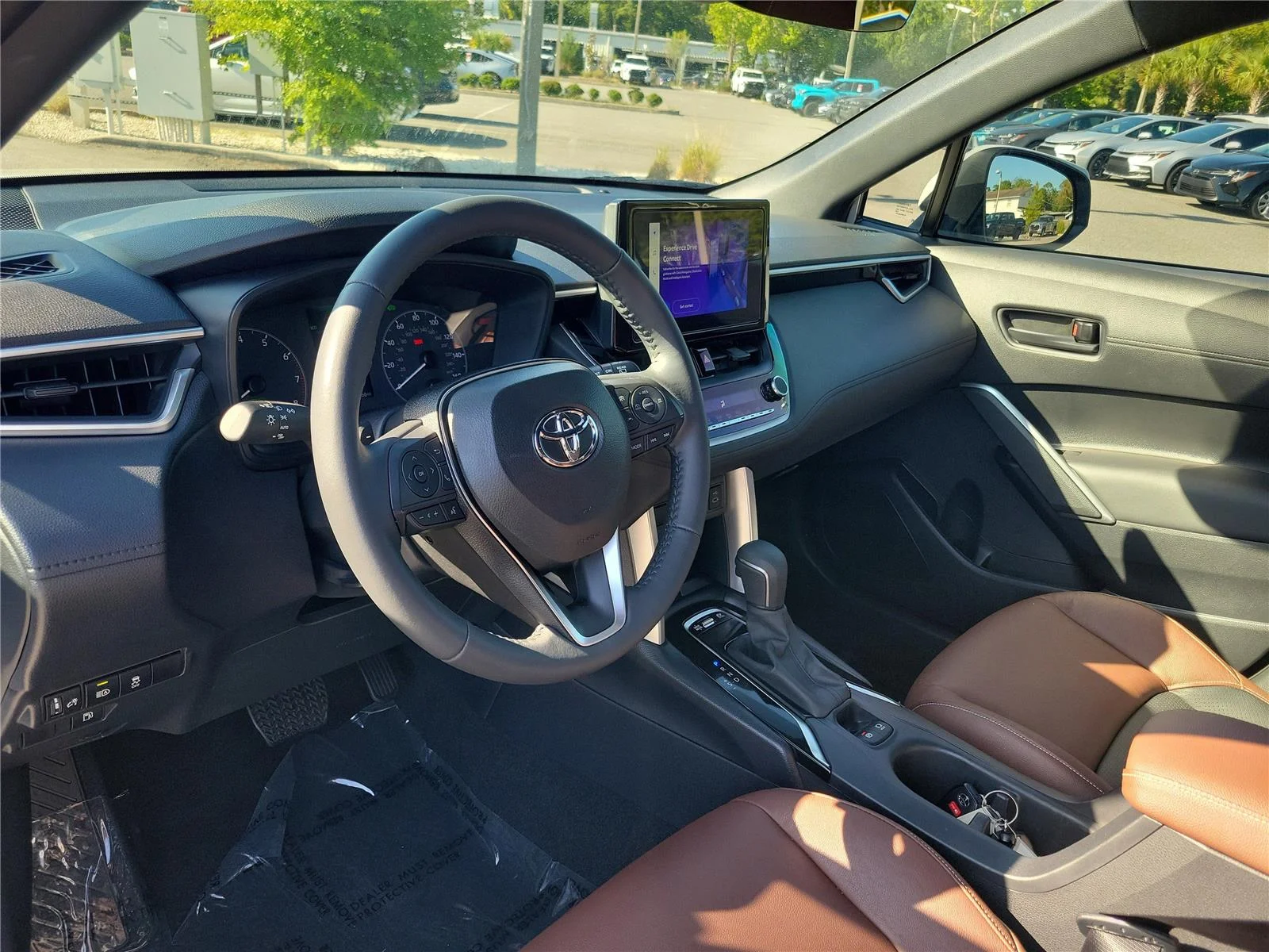 Used 2024 Wind Chill Pearl Toyota Hybrid SE image 18