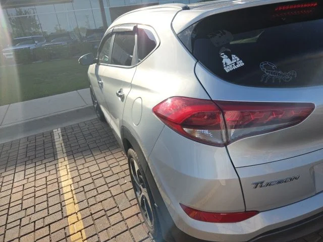 Used 2016 Silver Hyundai Limited image 3