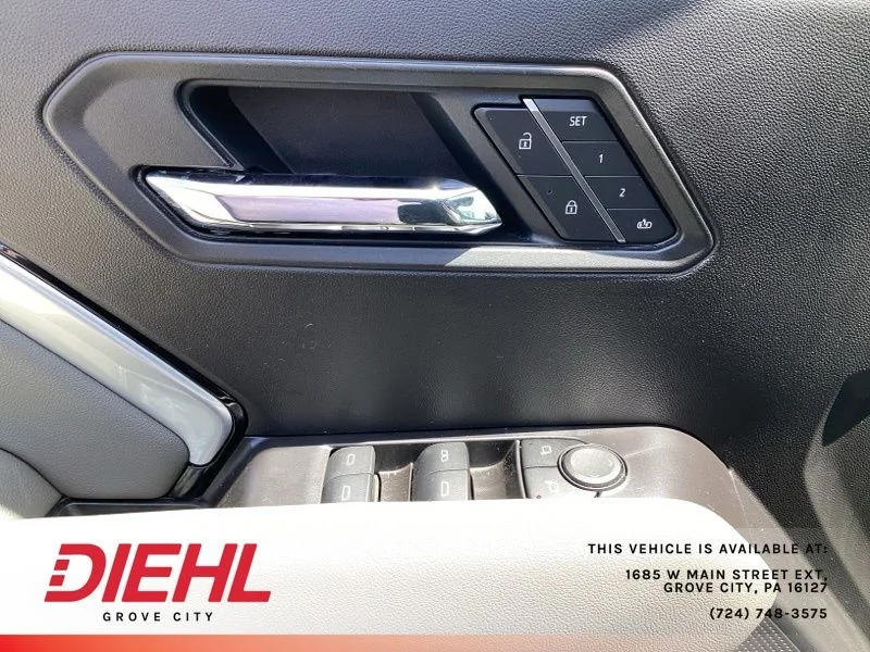 Used 2025 Gray Chevrolet ZR2 image 21
