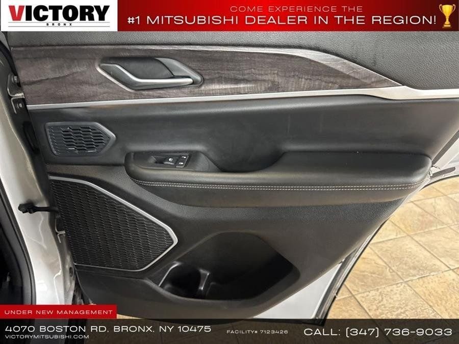 Used 2023 Silver Jeep 4xe image 11