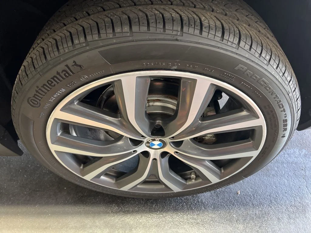 Used 2022 Black BMW xDrive28i image 27