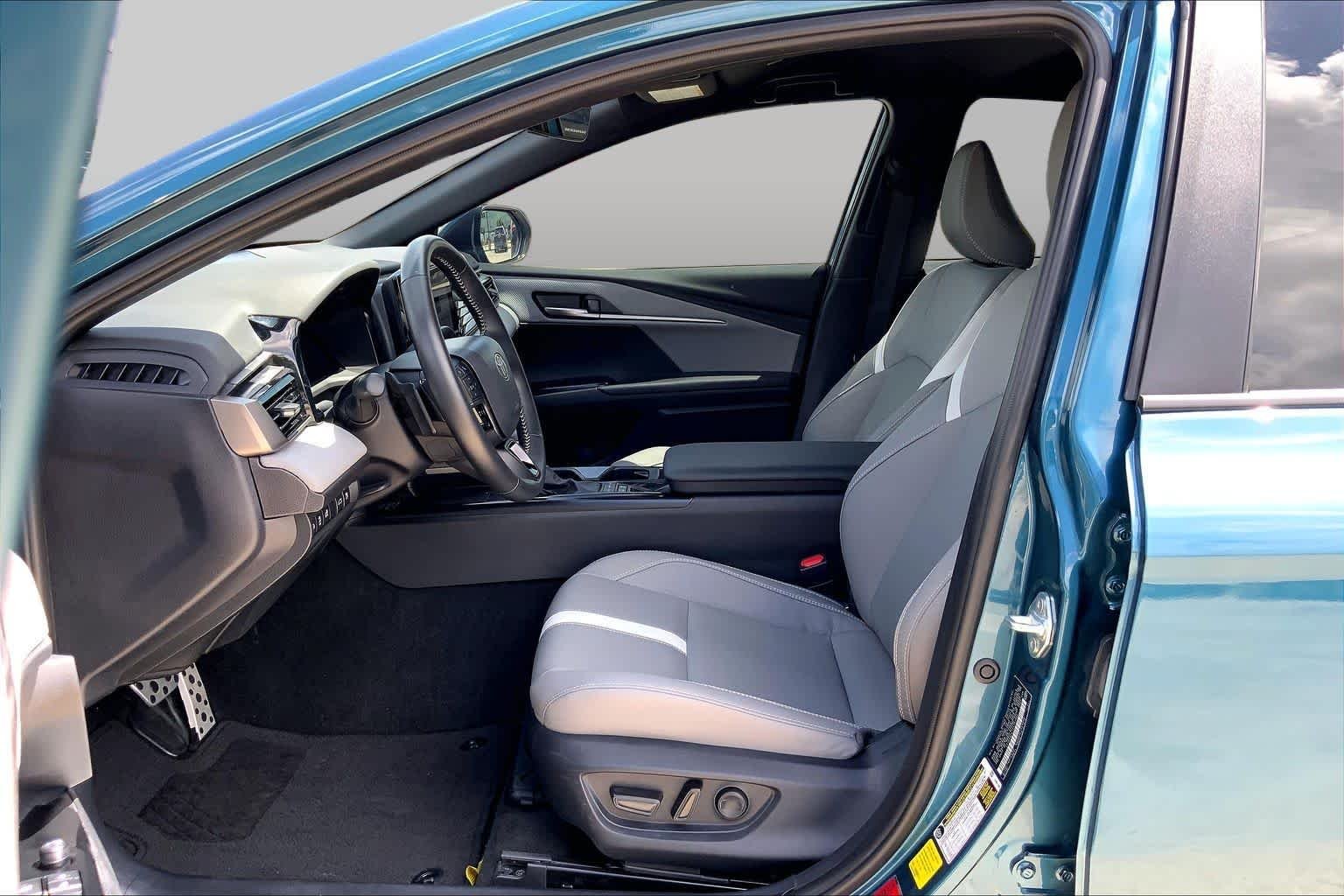 Used 2025 Ocean Gem Toyota SE image 15