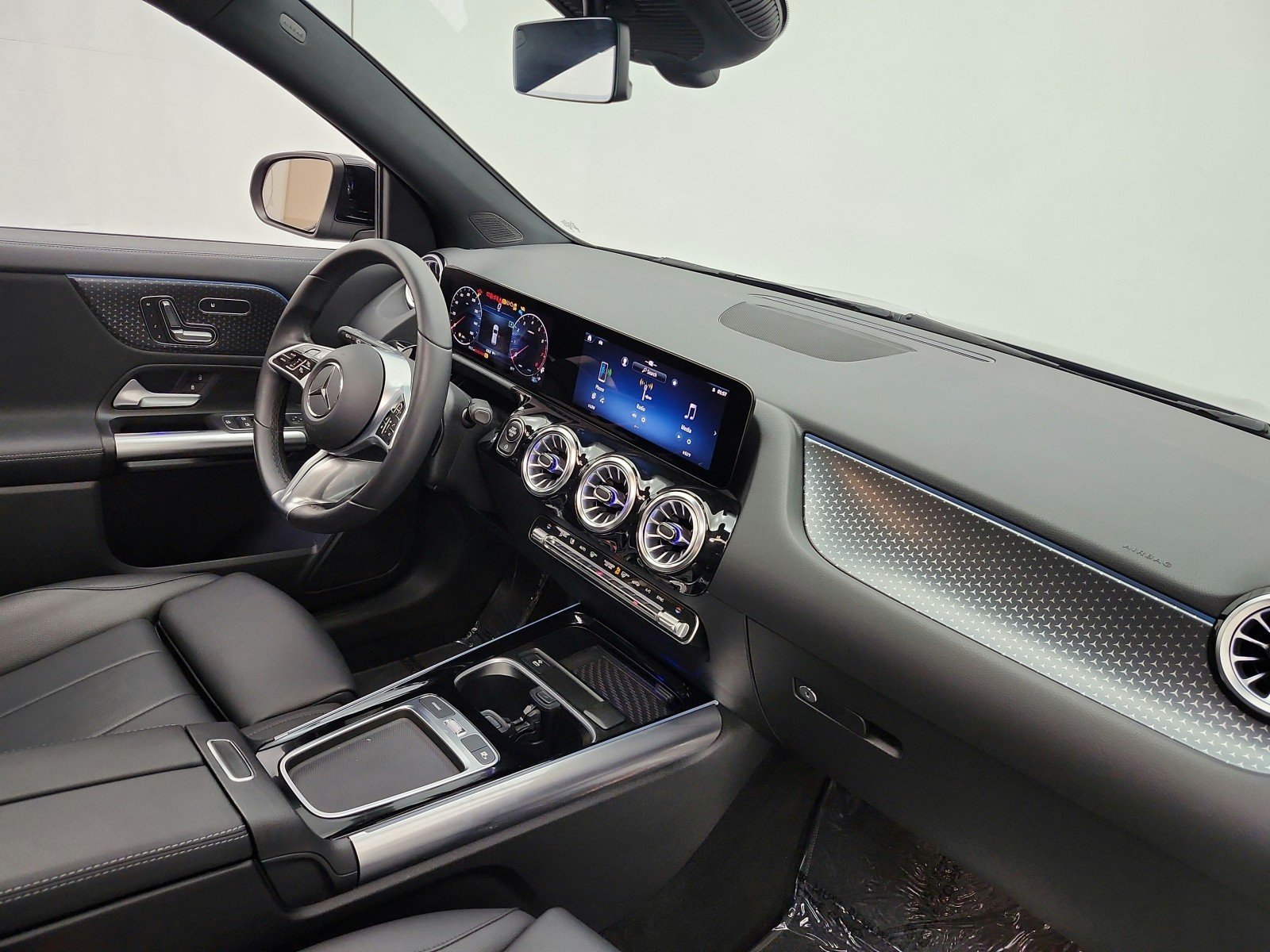 Certified Used 2024 Night Black Mercedes-Benz GLA 250 SUV image 20