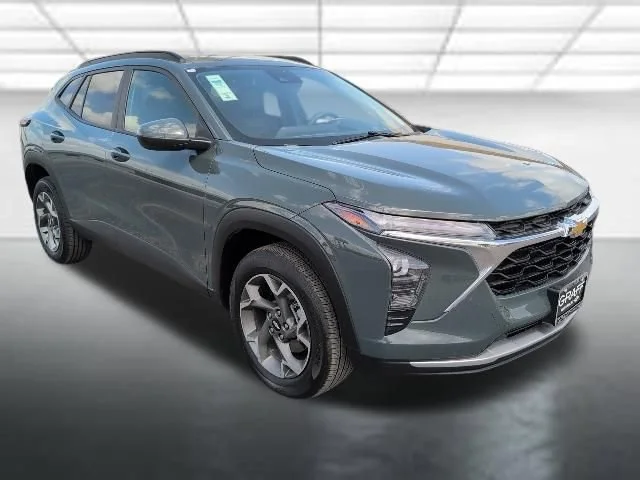 2025 Chevrolet Trax LT's photo